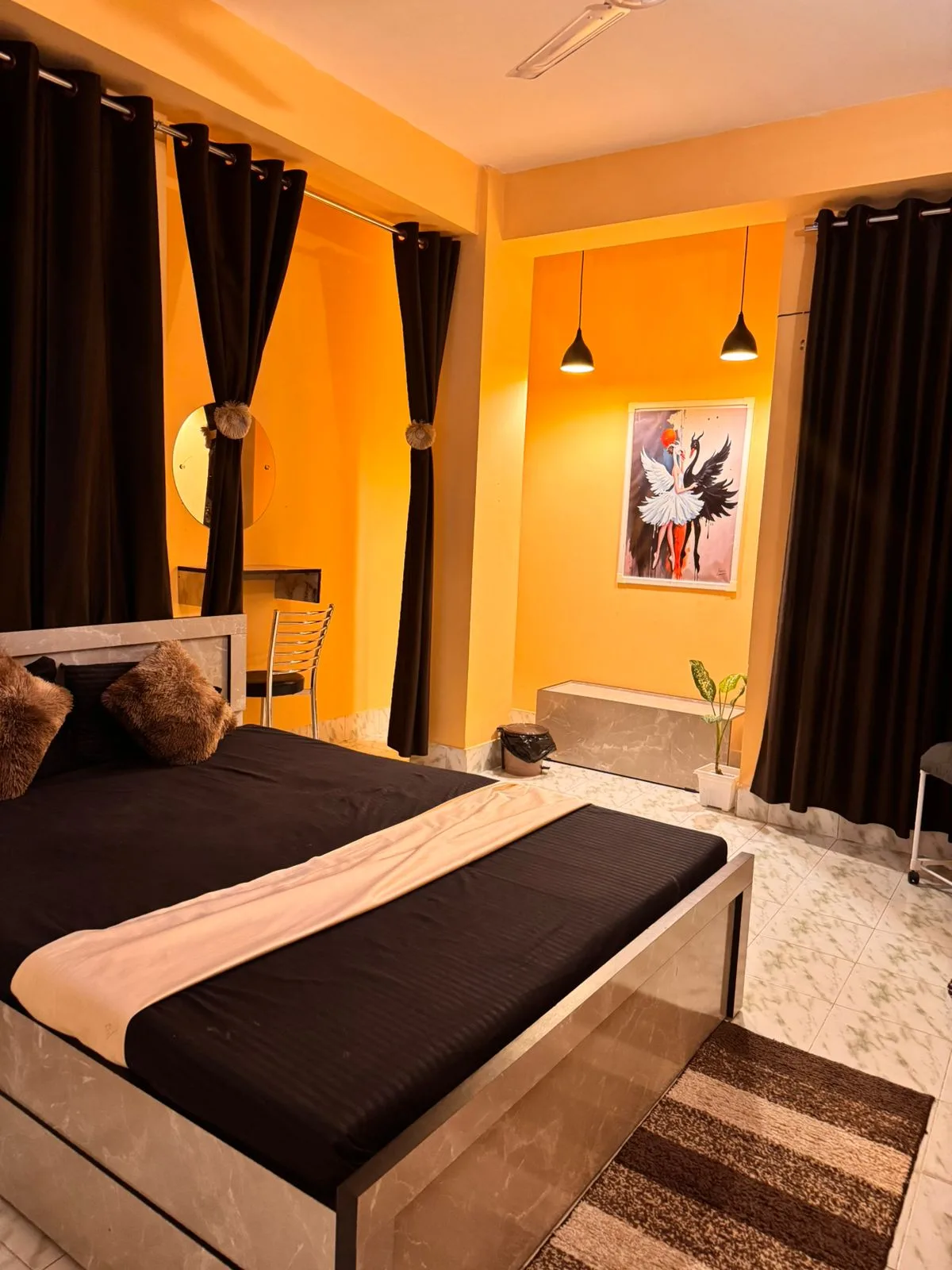 Jubilant Stay 2BHK (*5 Guest *2 Bedroom *2 Bed)