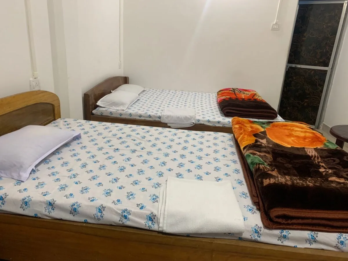 Hyrax Homestay Triple (*3 Guests *2 Bed)