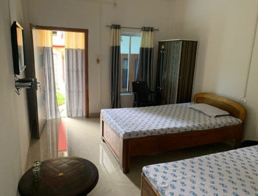 Hyrax Homestay Triple (*3 Guests *2 Bed)